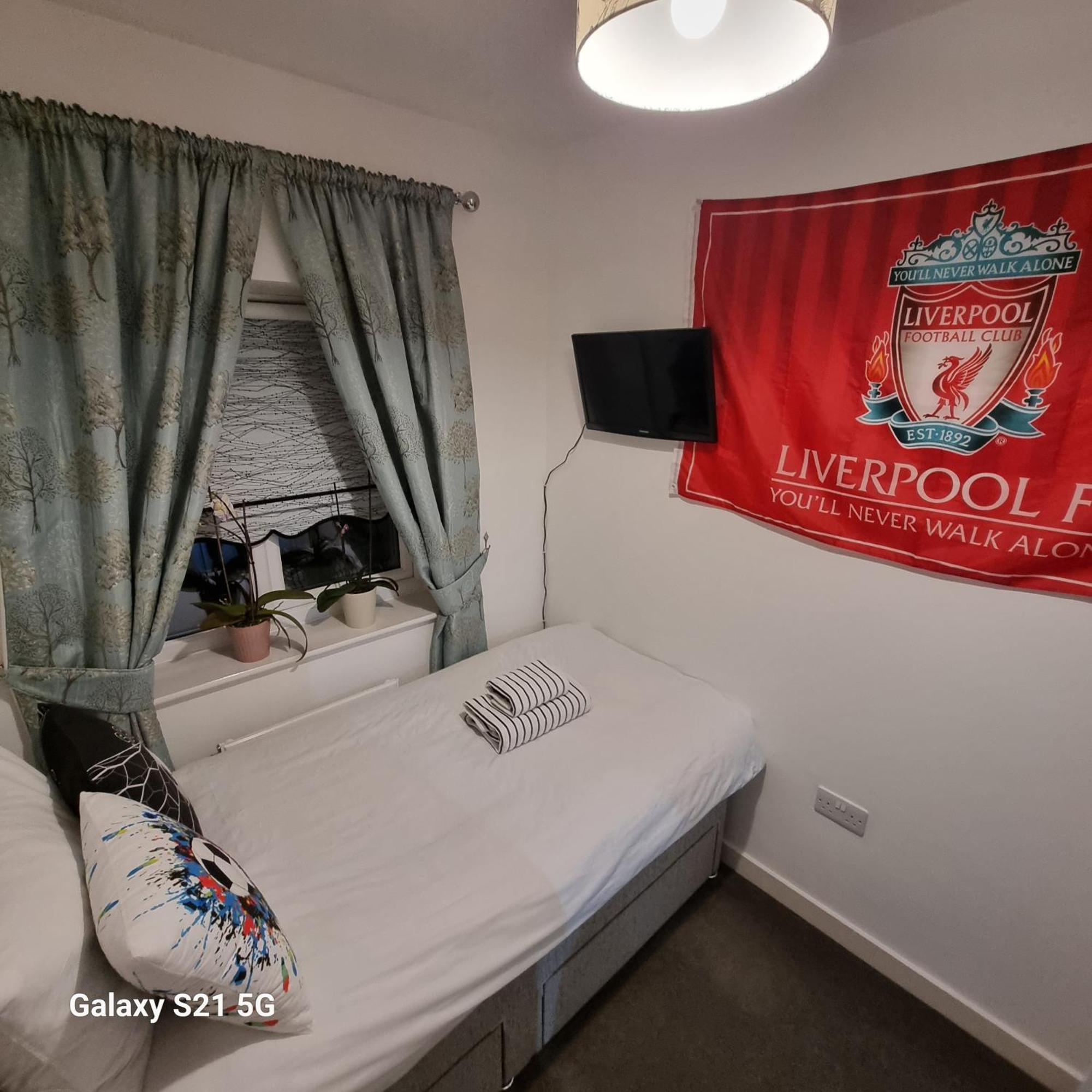 Liverpool Anfield Quarto foto