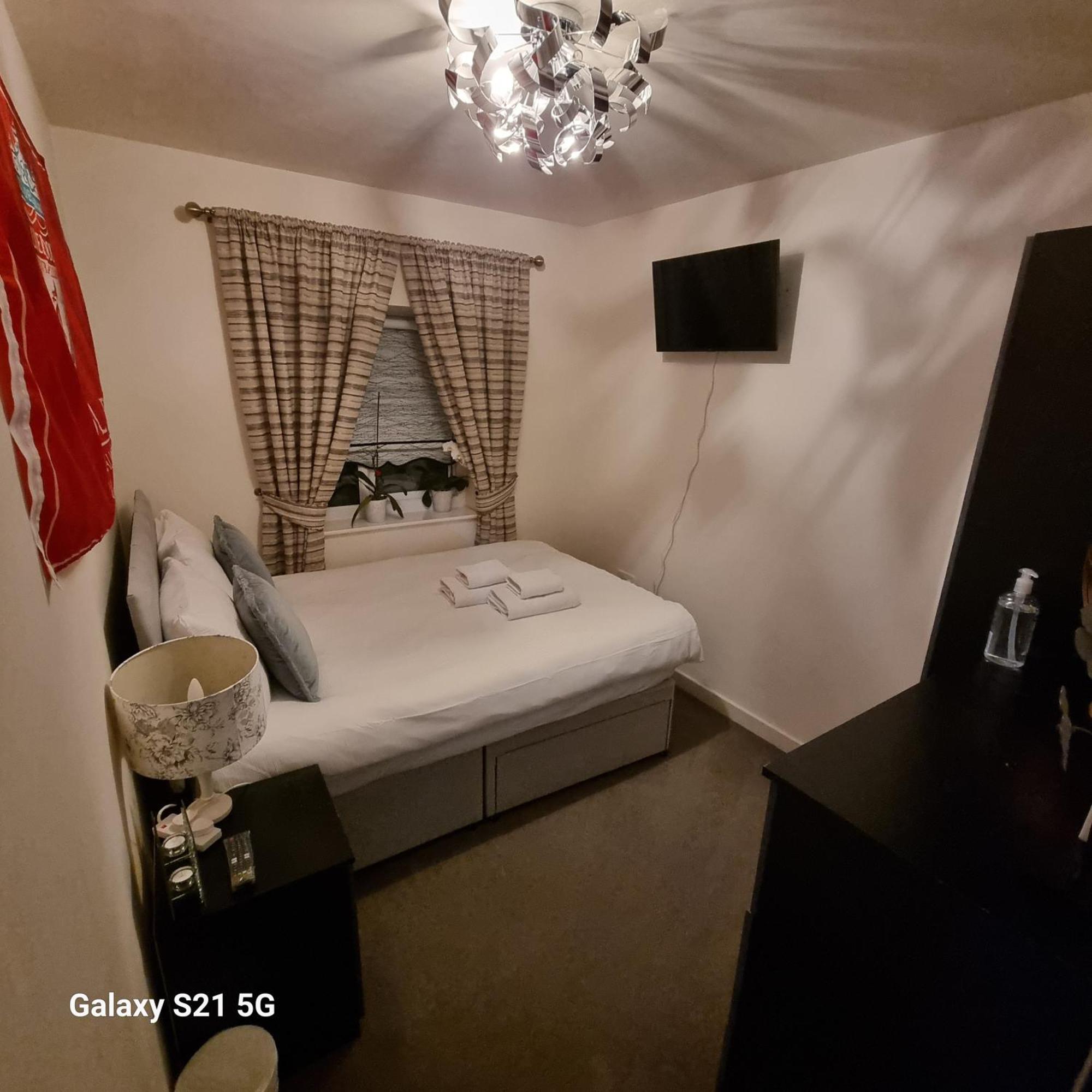 Liverpool Anfield Quarto foto