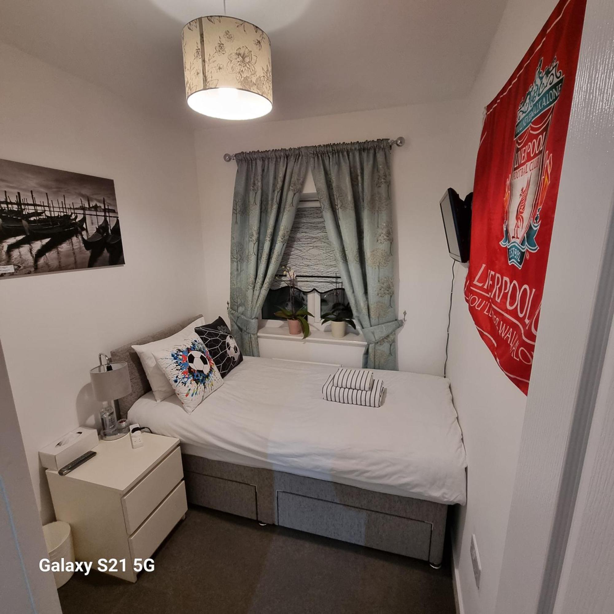 Liverpool Anfield Quarto foto